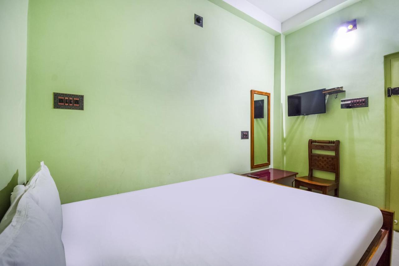 Spot On 44270 Astha Lodge Tarapith Exteriör bild