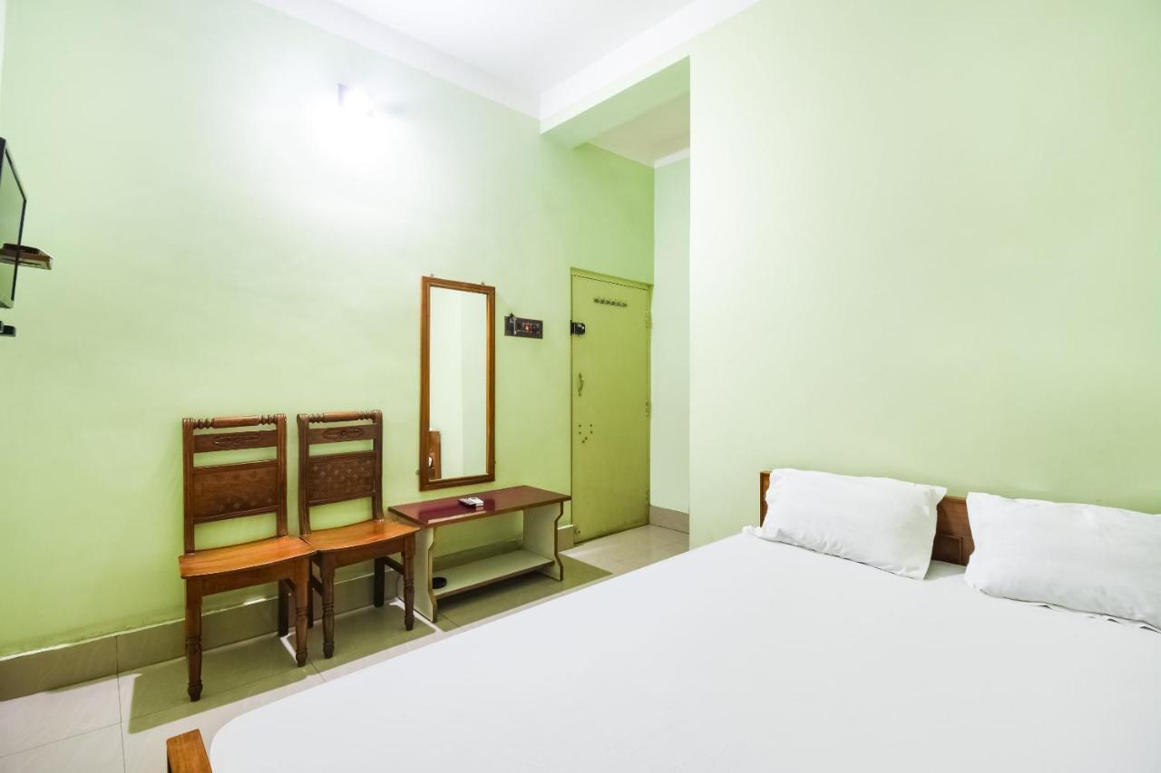 Spot On 44270 Astha Lodge Tarapith Exteriör bild